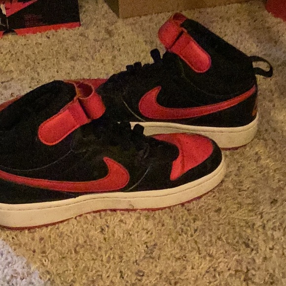 Used Nike red and black dunk highs size youth 4.5 - Picture 3 of 7